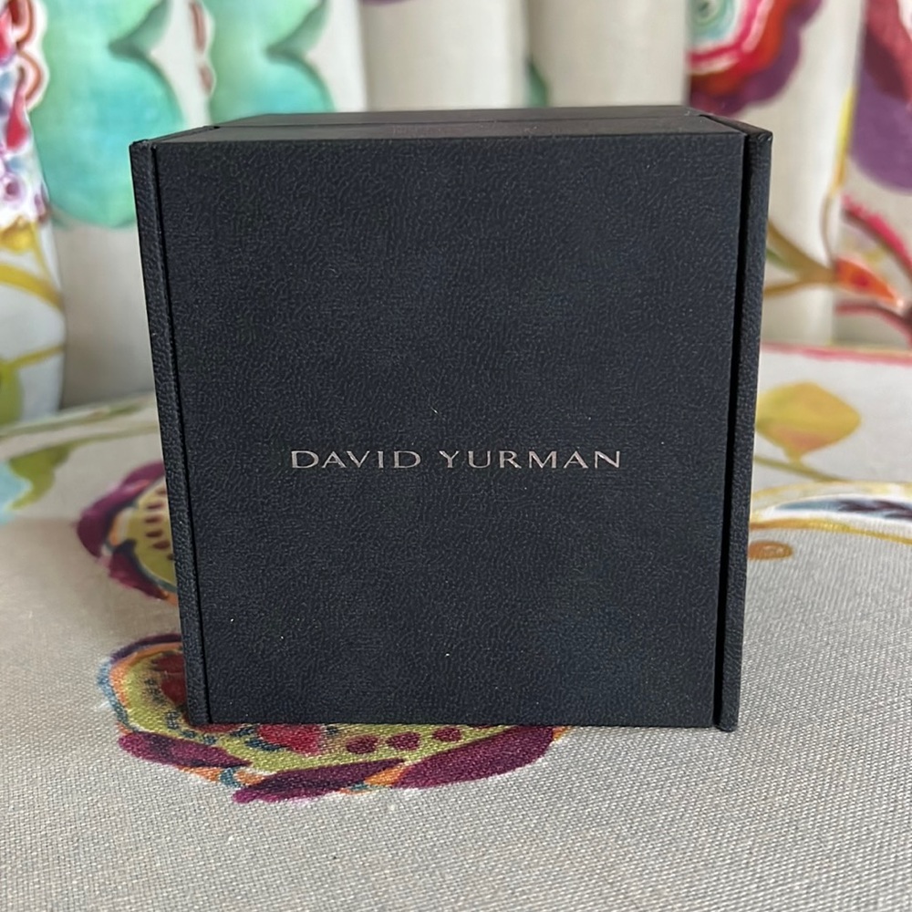 David Yurman magnetic closure ring case